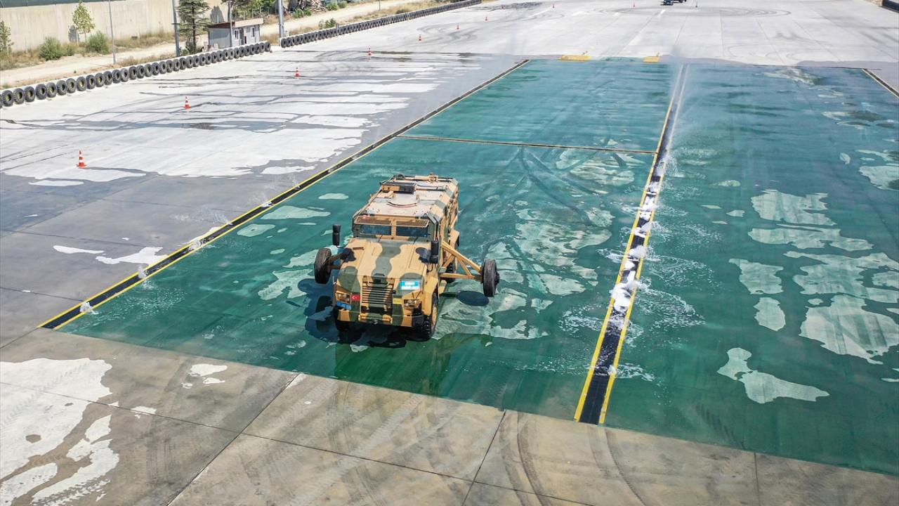 Zorlu eğitim sürecinden geçiyorlar