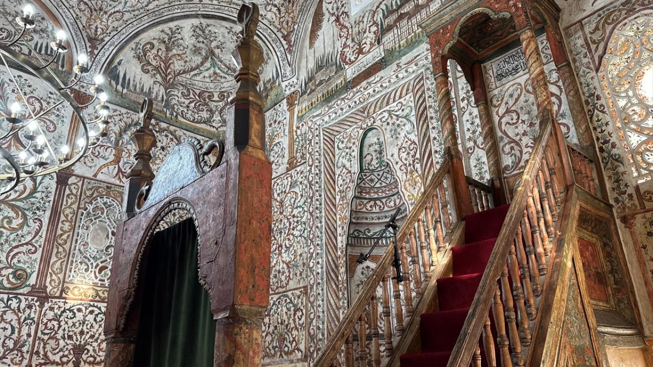 "Osmanlı`ya ait bir camide dua etmek duygulandırdı"