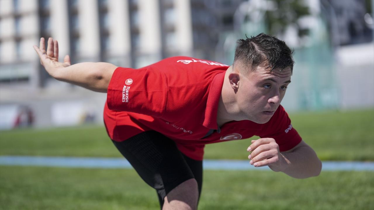 "Yürüyemez dedikleri çocuk Türkiye`yi temsil ediyor"