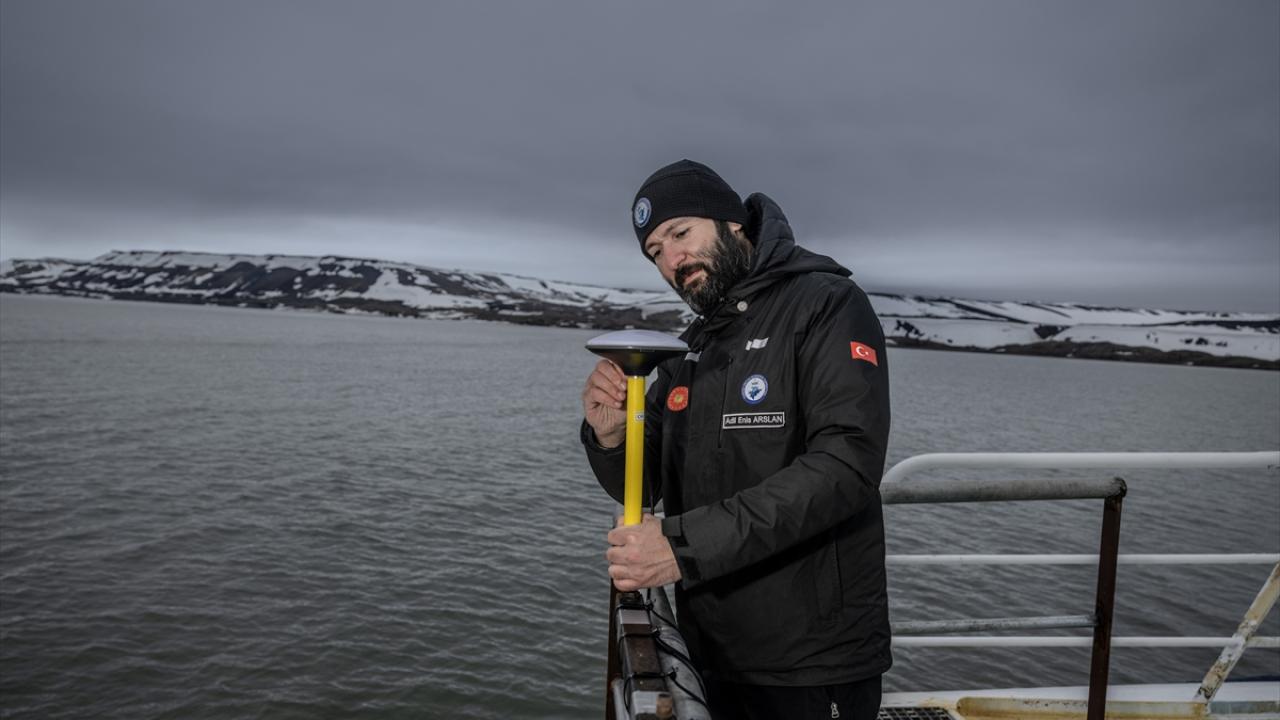 “Hem Arktik`te hem Antarktika`da yapılan ölçümlerle farklı buzul bölgelerindeki ilişkinin modellenmesi söz konusu”