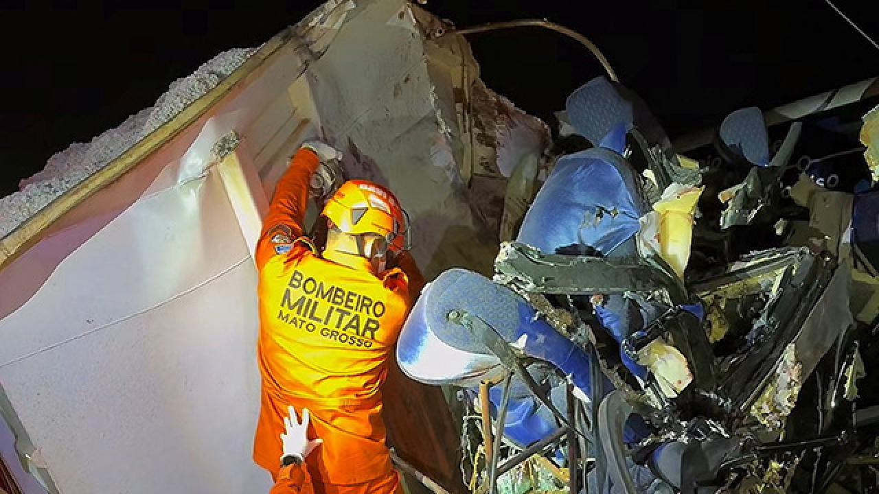 Brezilya'da yolcu otobüsü ile kamyon çarpıştı: 11 ölü, 45 yaralı