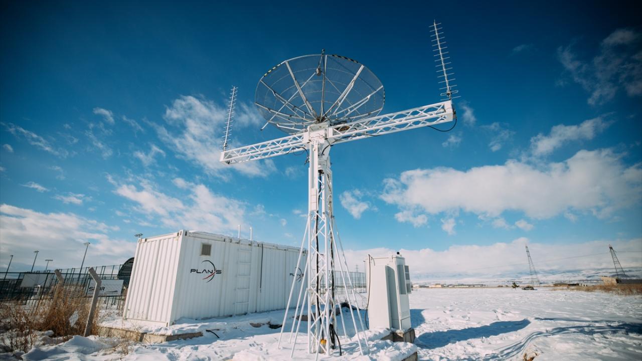 Gökte yerde uydu teknolojilerine yatırım hız kesmiyor
