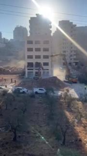 İşgalci İsrail, Filistinlilerin evlerini yıkıyor