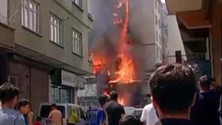 Gaziantep'te bina yangını: 15 kişi dumandan etkilendi