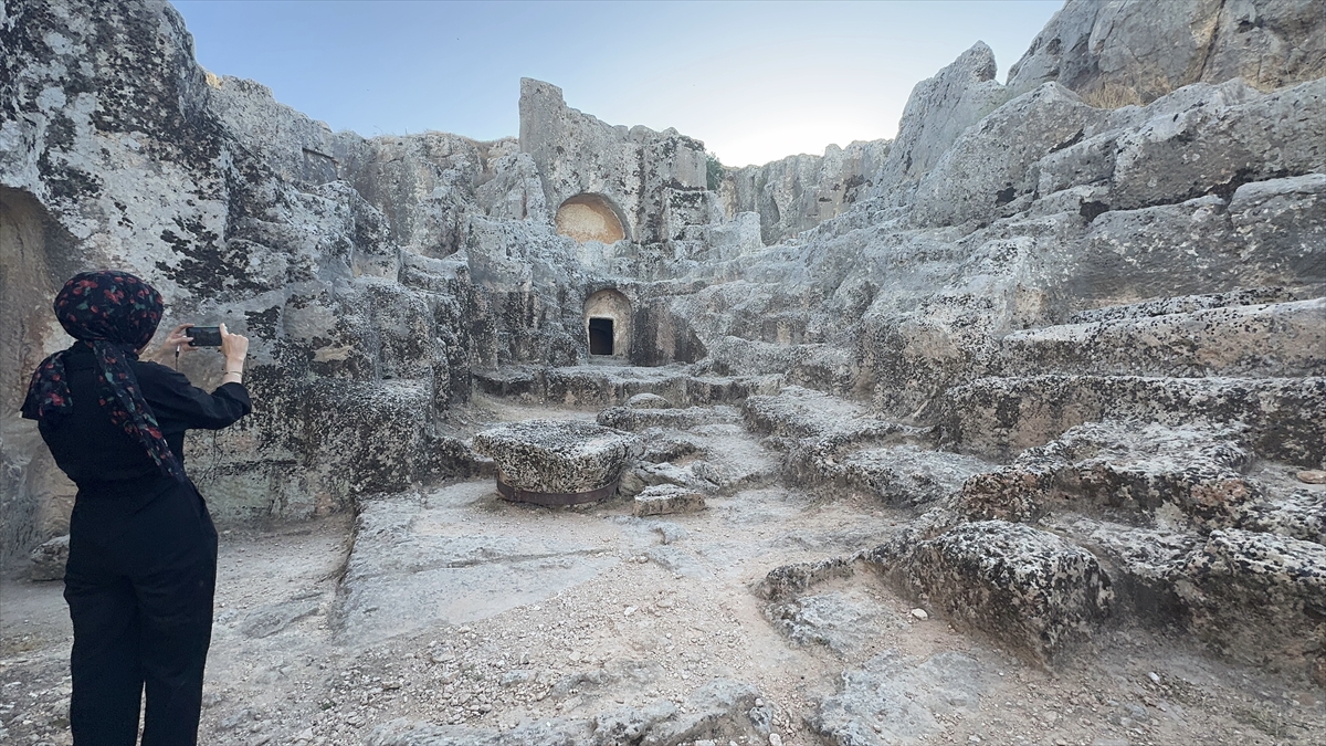 Perre Antik Kenti ve Kaya Mezarları