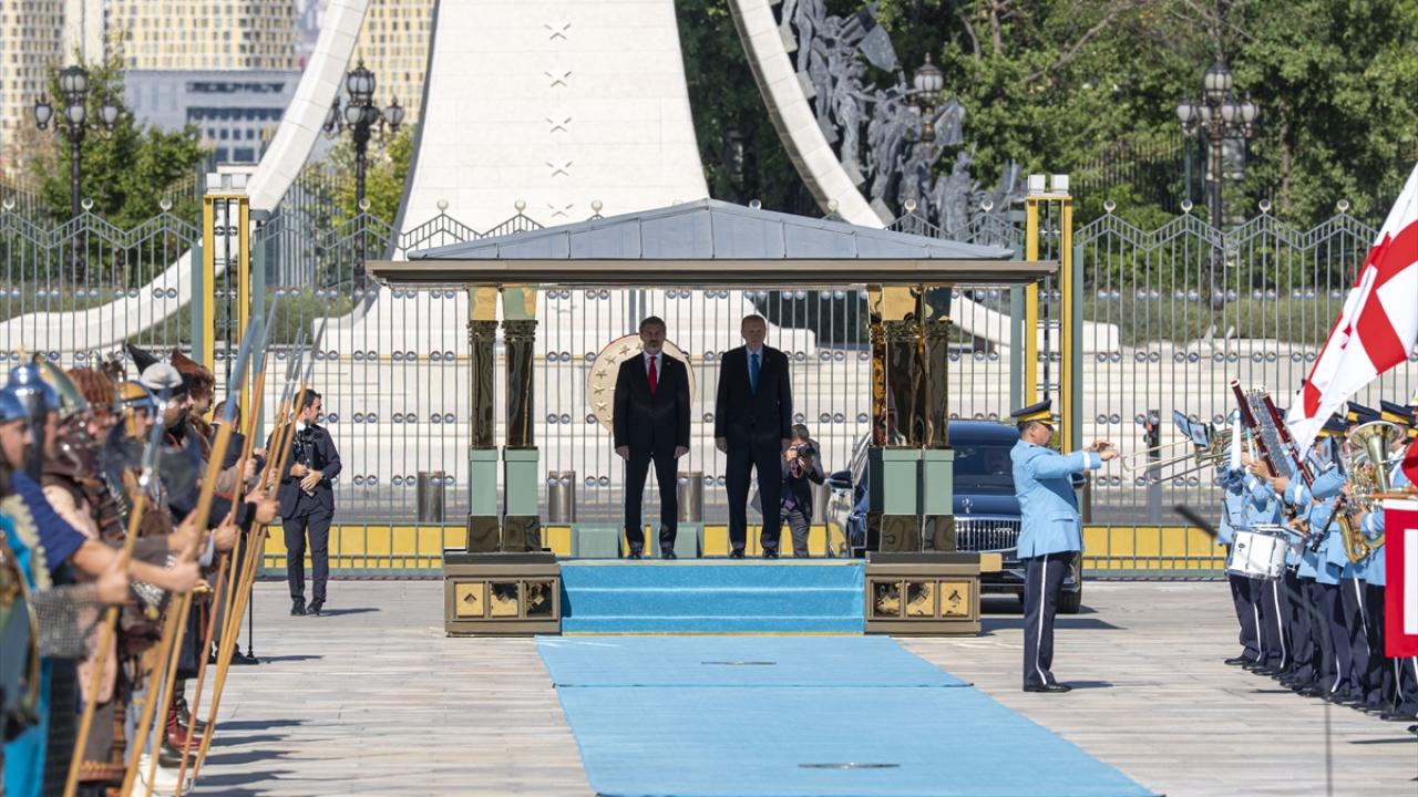 Cumhurbaşkanı Erdoğan, Gürcistan Cumhurbaşkanı Kavelashvili'yi resmi törenle karşıladı