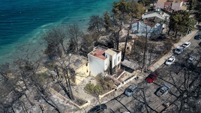 Çanakkale'de orman yangınında yanan yerler görüntülendi