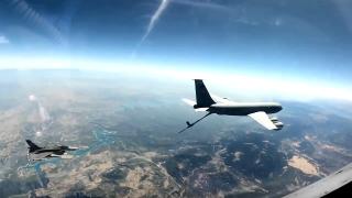 Hava Kuvvetlerinden Kıbrıs Adası'nın güneyinde eğitim uçuşu