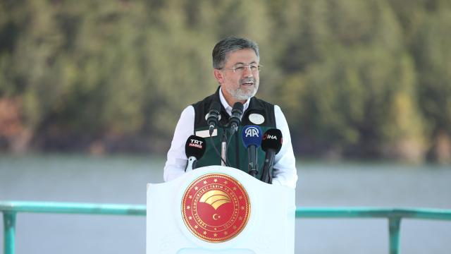 Bakan Yumaklı, orman yangınlarına ilişkin son durumu paylaştı haber görseli