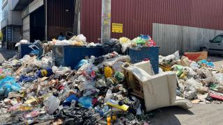 İzmir sokakları çöplerle doldu