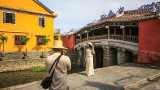 Hoi An’ın simgesi Japon Köprüsü, tarihi ve mimarisiyle ilgi çekiyor