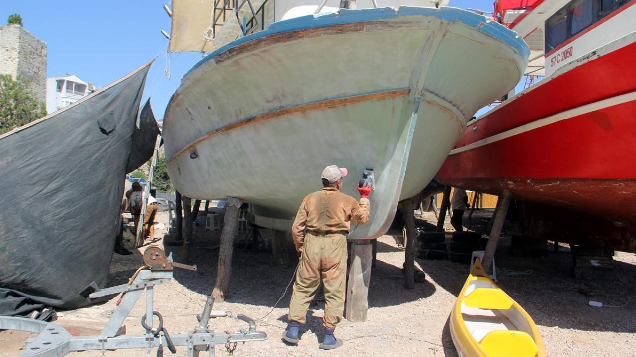 Karadenizli balıkçıların yeni av sezonu için hazırlıkları sürüyor