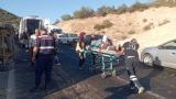 Adıyaman'da işçileri taşıyan minibüs devrildi: 23 yaralı