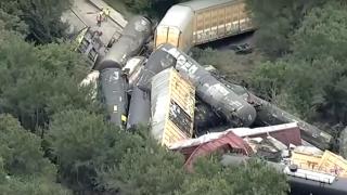 ABD'de tehlikeli madde taşıdığı değerlendirilen tren raydan çıktı