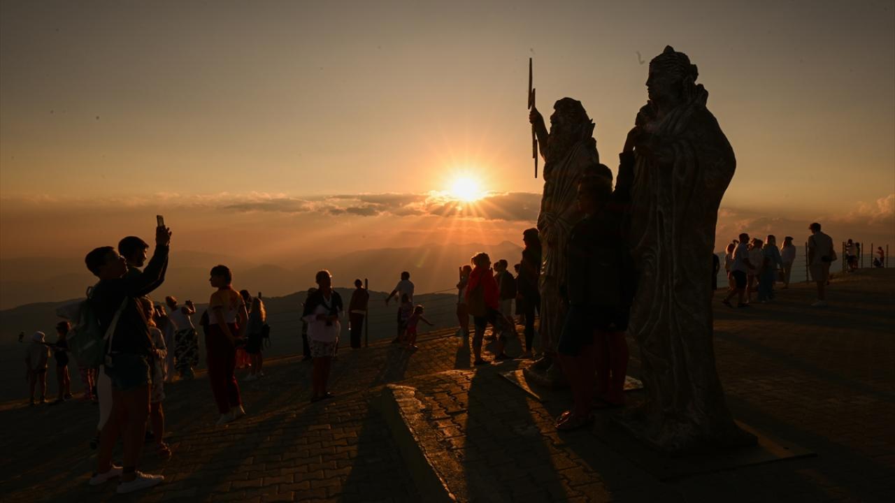 Gün batımı turları kapsamında 10 bin kişi ağırlandı
