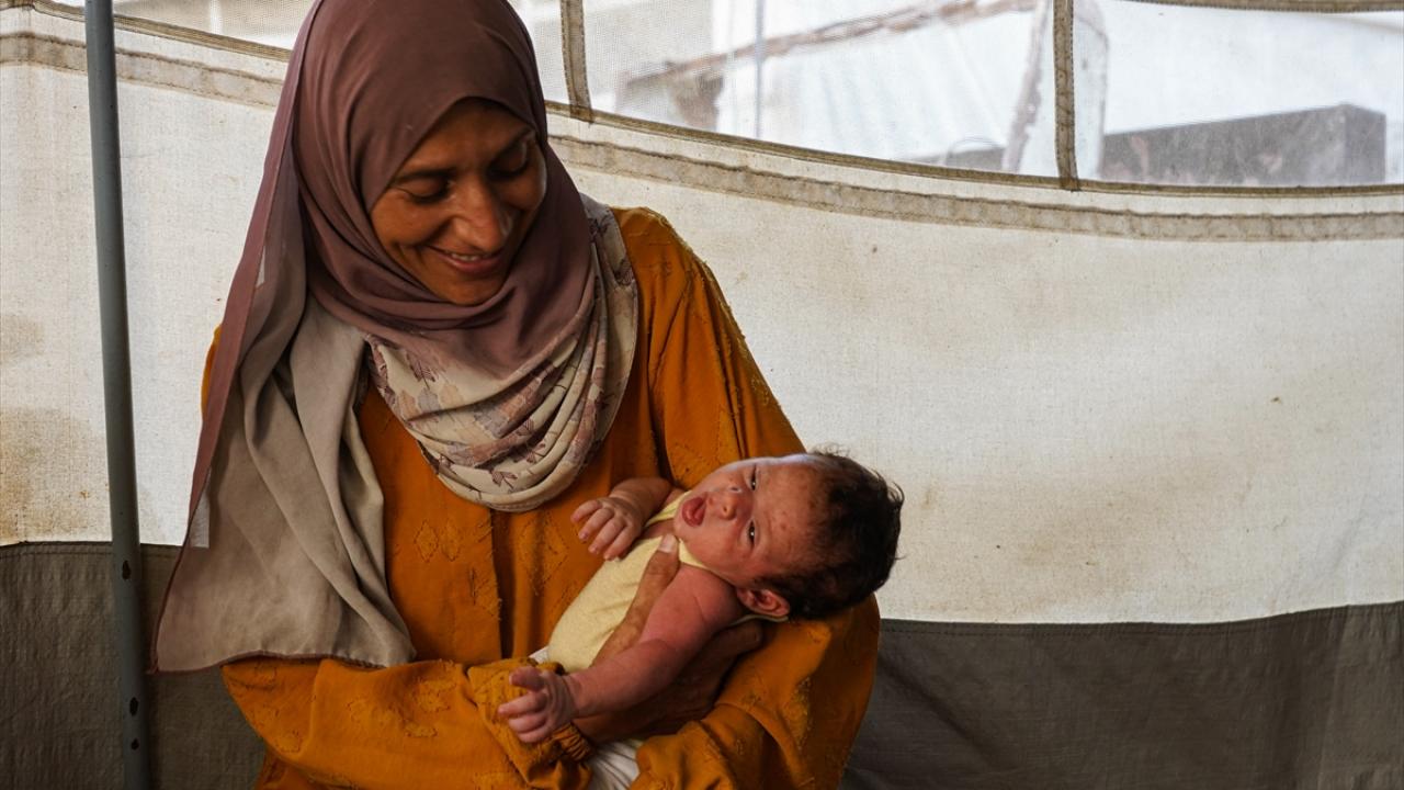 Yeni doğan kızını "bakamam" diyerek hastaneden almak istemedi