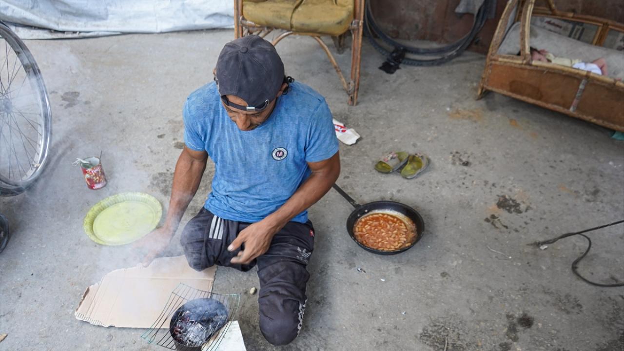 Yemek bulamazlarsa tuzlu su içiyorlar