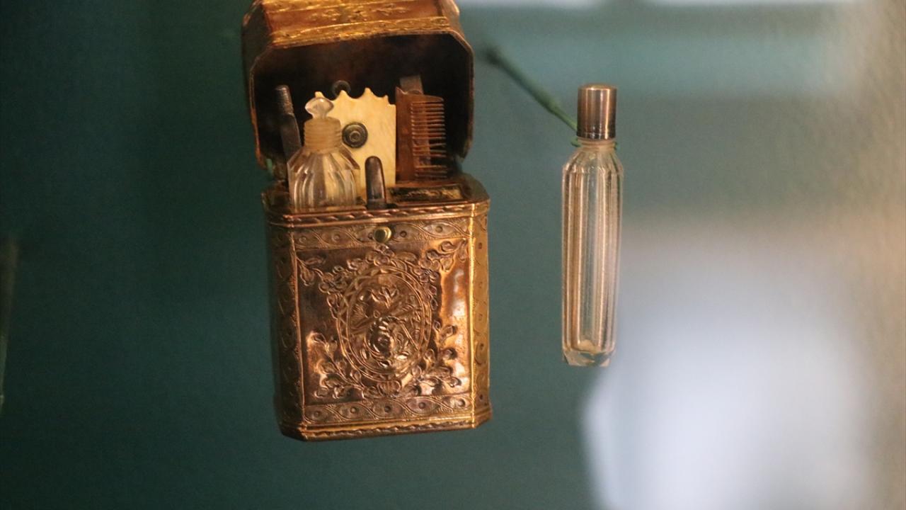 Parfüm, Latincede "duman yolu" anlamına geliyor