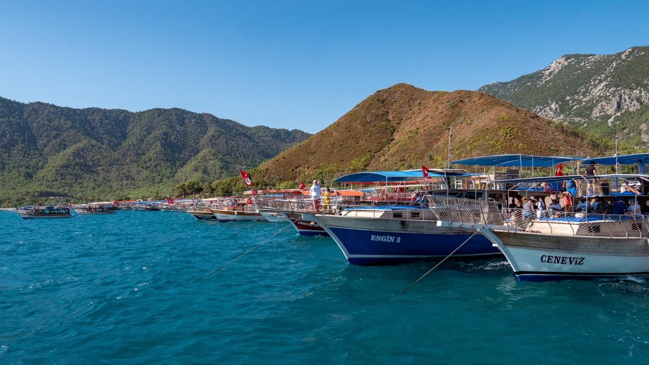 Adrasan tekne turlarına yoğun ilgi