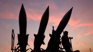 Devrim Muhafızları: ABD’nin istihbarat merkezleri ile askeri lojistik depolarını hedef aldık