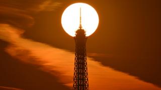 Paris'te gün doğumu