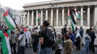 Paris'te İsrail'in Gazze'ye yönelik devam eden saldırıları protesto edildi