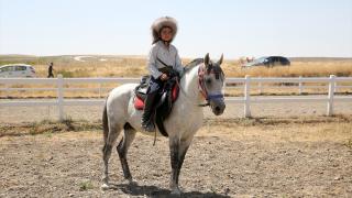 Genç sporcu Şahan Emir, at üstündeki başarısıyla göz dolduruyor