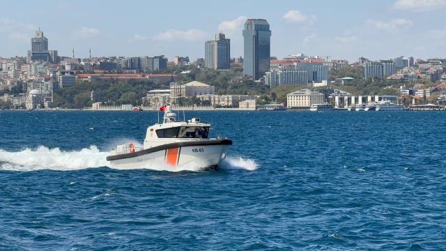 Sahil Güvenlik ekipleri 2 bin 257 kişiyi kurtardı haber görseli