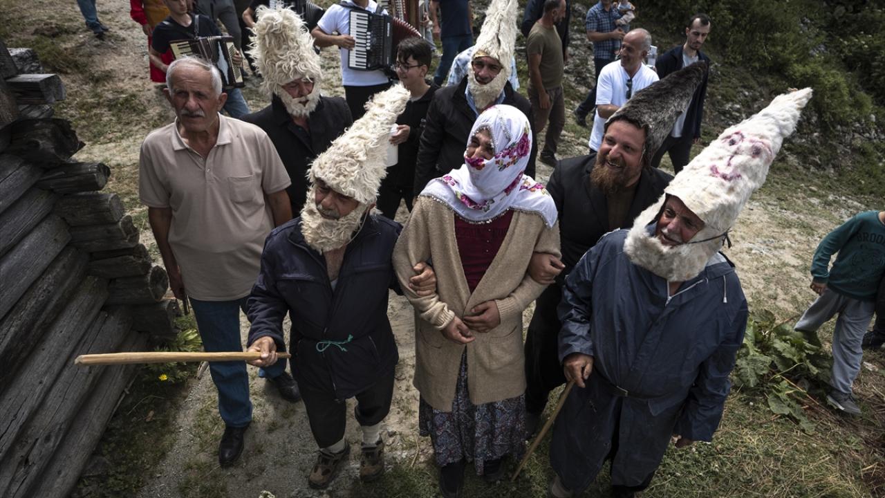 Şavşat'ta 150 yıllık "Berobana" geleneği yaşatılıyor