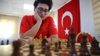 Milli satranççı Serdar'ın hedefi "uluslararası usta" ünvanına İtalya'da ulaşmak