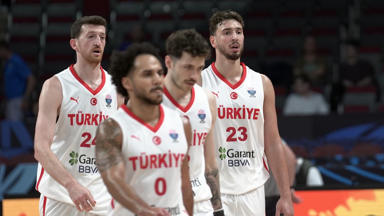 12 Dev Adam, Avrupa Basketbol Şampiyonası'nda ikide iki yaptı