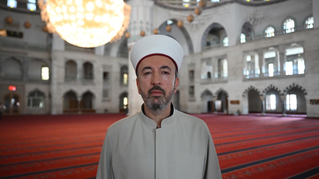 "25 bin kişi aynı anda namaz kılabiliyor"