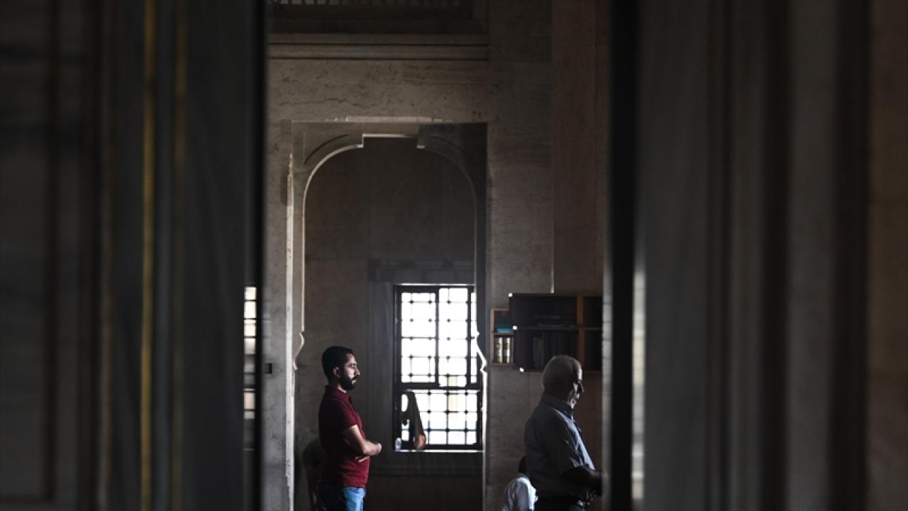 Kubbeler kurşunla kaplandı