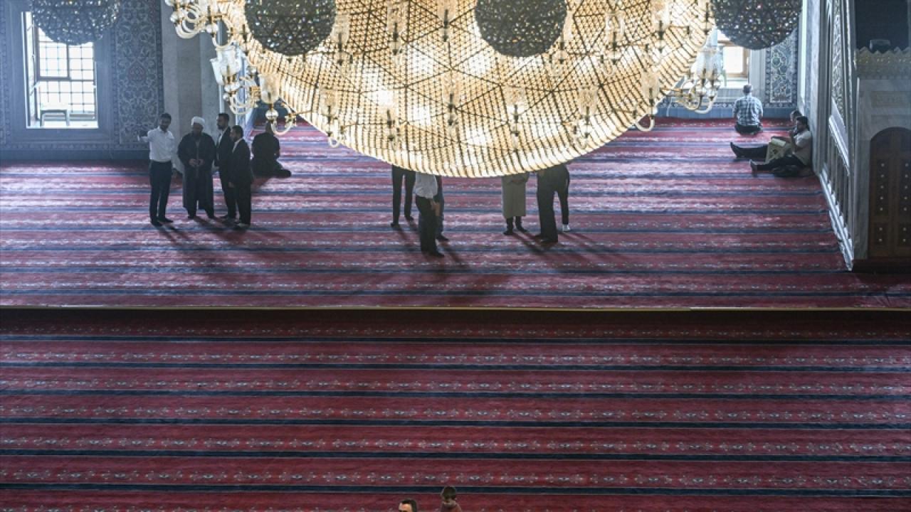 "15 Temmuz`da selalar okunurken minare ele geçirilmeye çalışıldı"