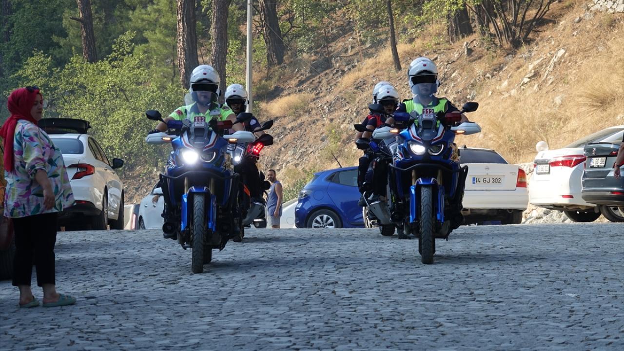 "Sürekli denetimler yaparak ziyaretçileri bilgilendiriyorlar"