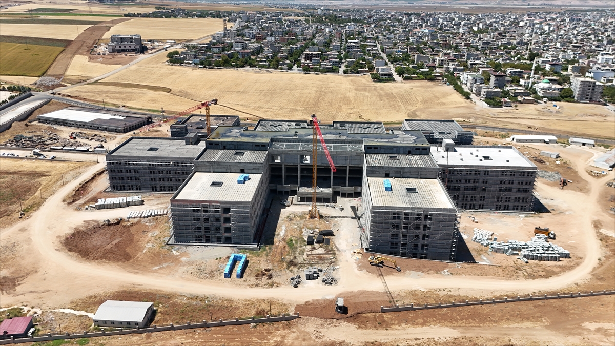 Doğu'da daha kaliteli ve konforlu hizmet için hastaneler yükseliyor