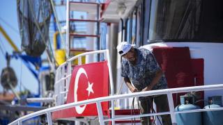 Egeli balıkçılar bol hamsi umuduyla "vira bismillah" demeye hazırlanıyor