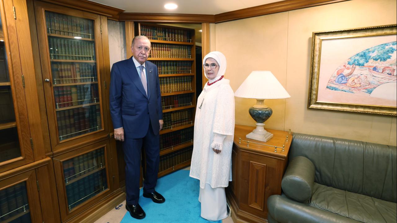 Cumhurbaşkanı Erdoğan, Atatürk’ün manevi mirası Savarona yatını ziyaret etti