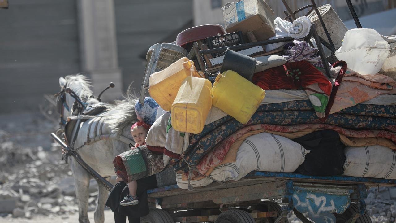 Filistinliler, İsrail'in saldırıları altında bir kez daha göçe zorlanıyor