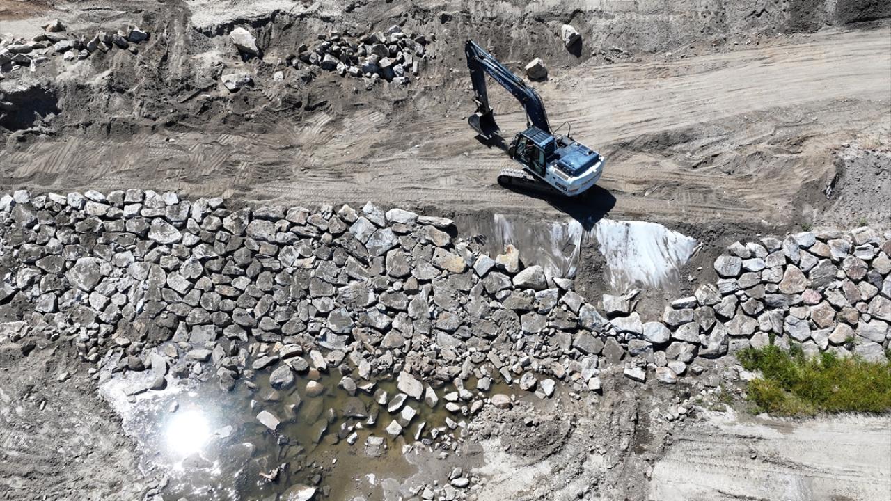 Meriç Nehri kıyısındaki setler güçlendiriliyor