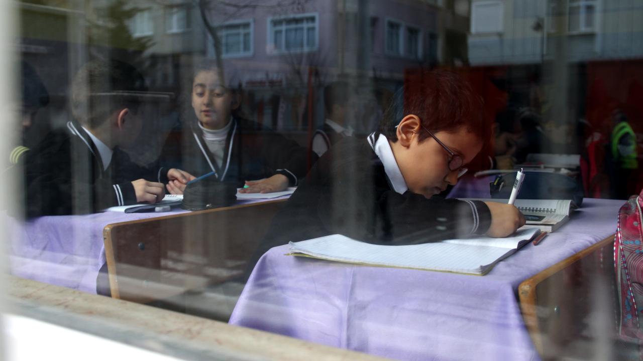 MEB’in okul kıyafeti kararından öğretmen ve veliler memnun