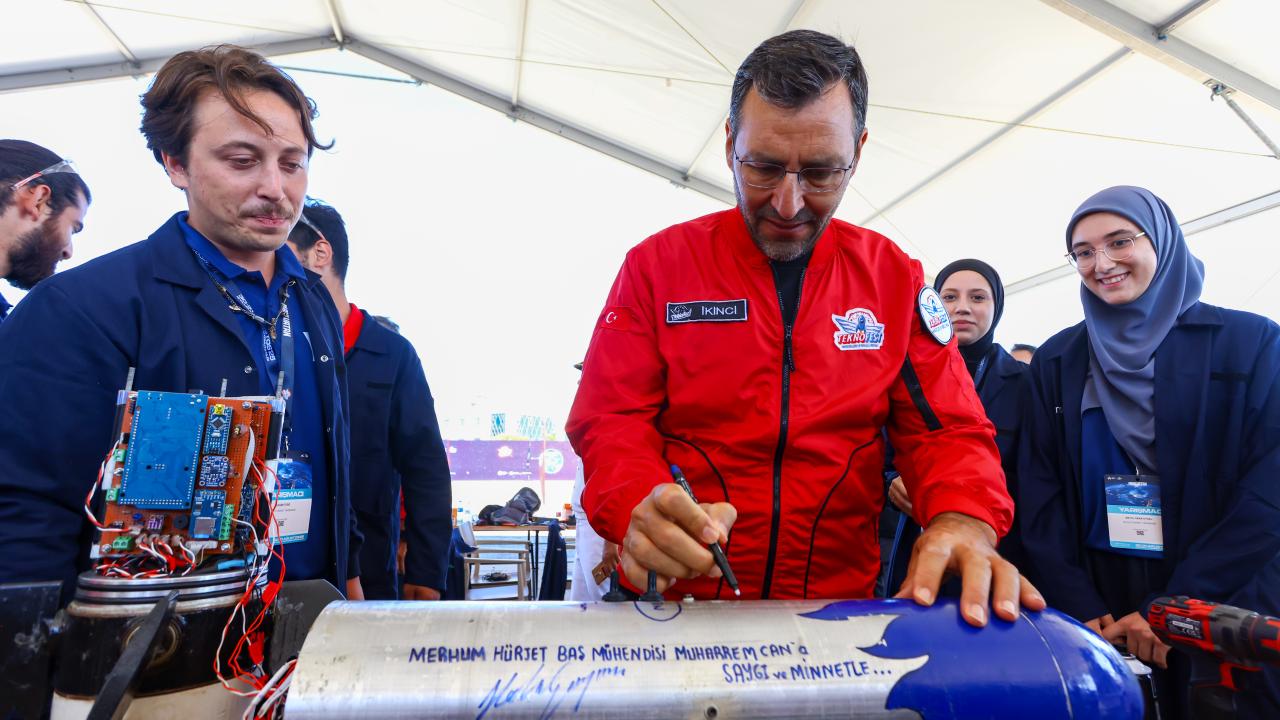 Roketsan, TEKNOFEST'te Mavi Vatan'ın geleceğini gençlerle inşa ediyor