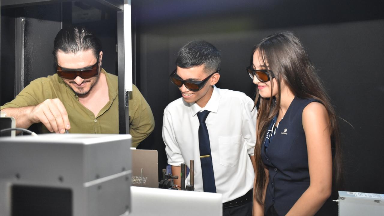 Alanında uzman profesörlere sunum yapacaklar