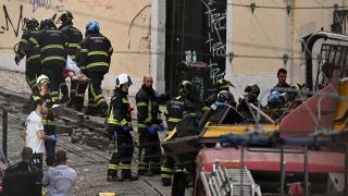 Portekiz'de tramvayın raydan çıktığı kazada 15 kişi öldü, 18 kişi yaralandı