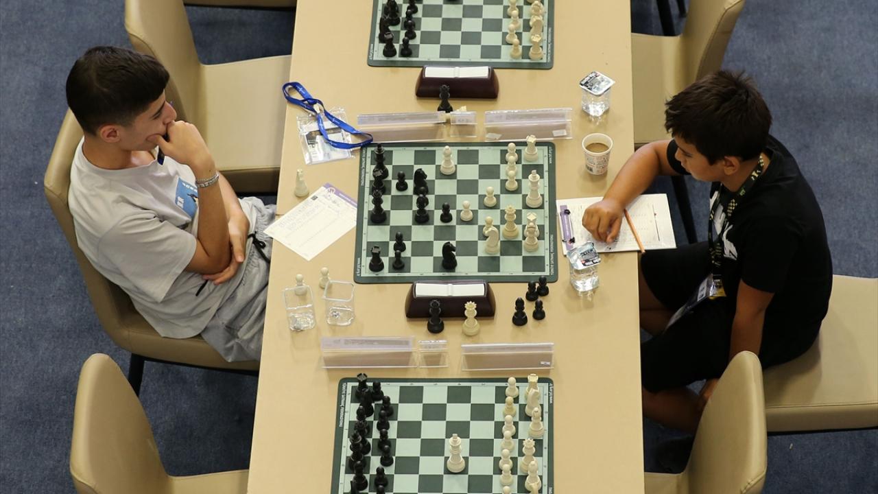 Bitlis 15 ülkeden satranç tutkununu ağırlıyor