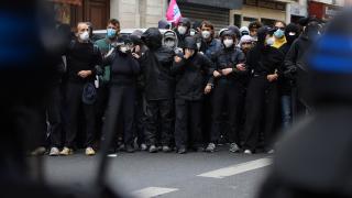 Fransa'da ülke genelindeki eylemlerde yaklaşık 200 kişi gözaltına alındı