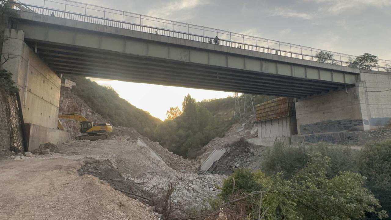 Bilecik’te Hamsu Köprüsü trafiğe kapatıldı