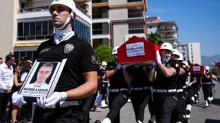 Şehit polislerimiz İzmir'de son yolculuğuna uğurlandı