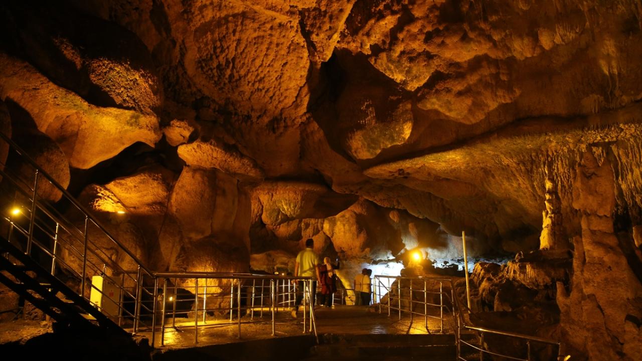 Tokat'taki Ballıca Mağarası bu yaz 107 bin ziyaretçi ağırladı