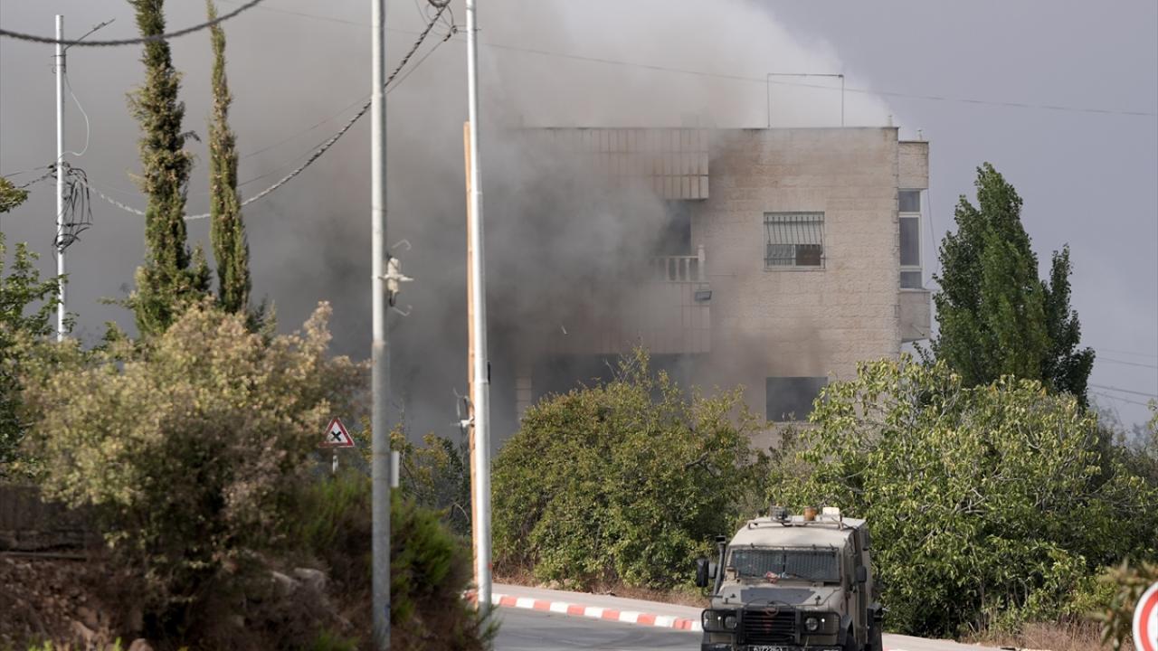 İsrail ordusu işgal altındaki Batı Şeria'nın birçok kentine baskın düzenledi
